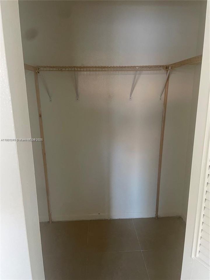 2244 Madison Street #9 - Photo 4 of 9