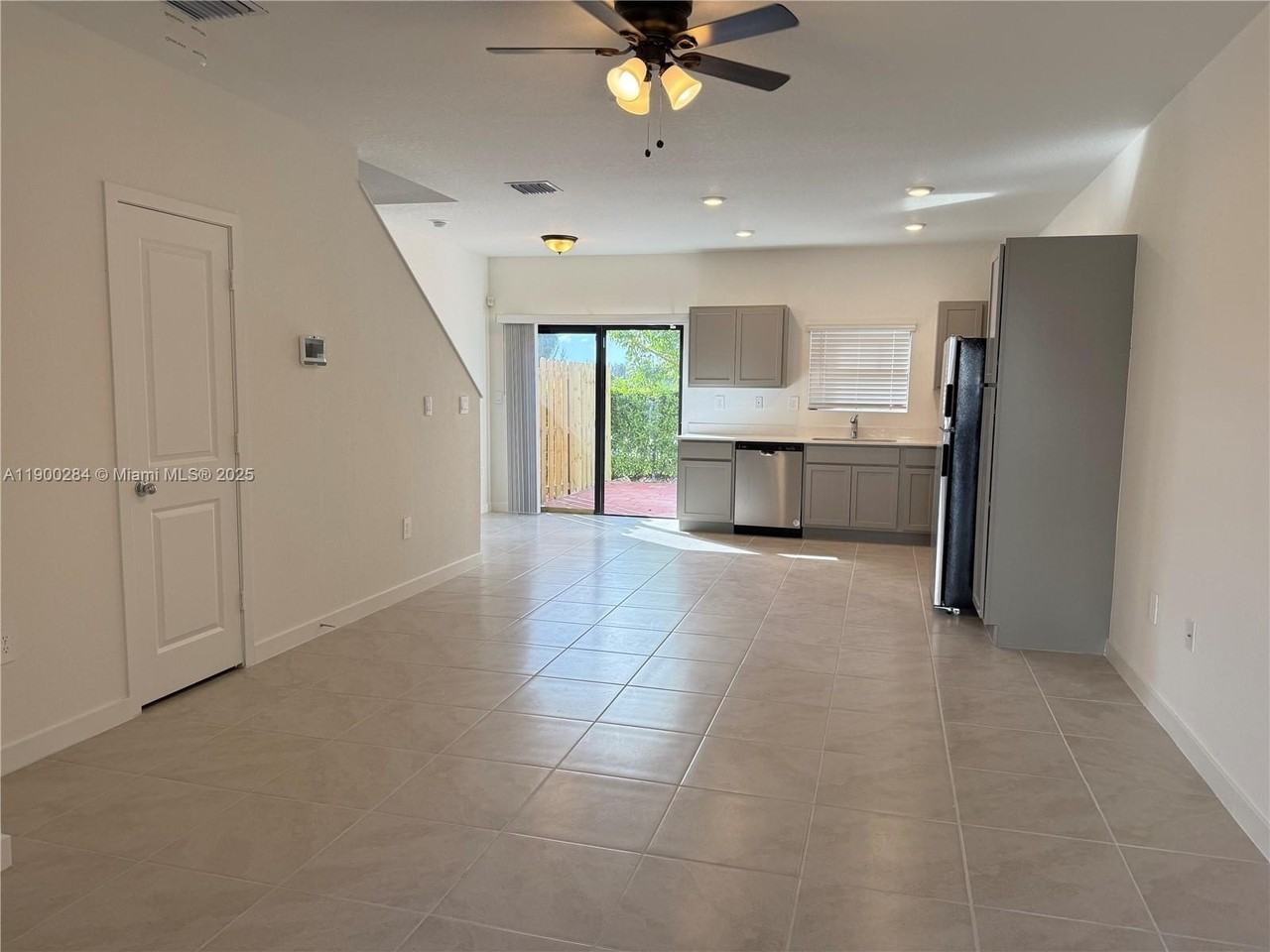 540 Ne 1st Dr #0 - Photo 3 of 18