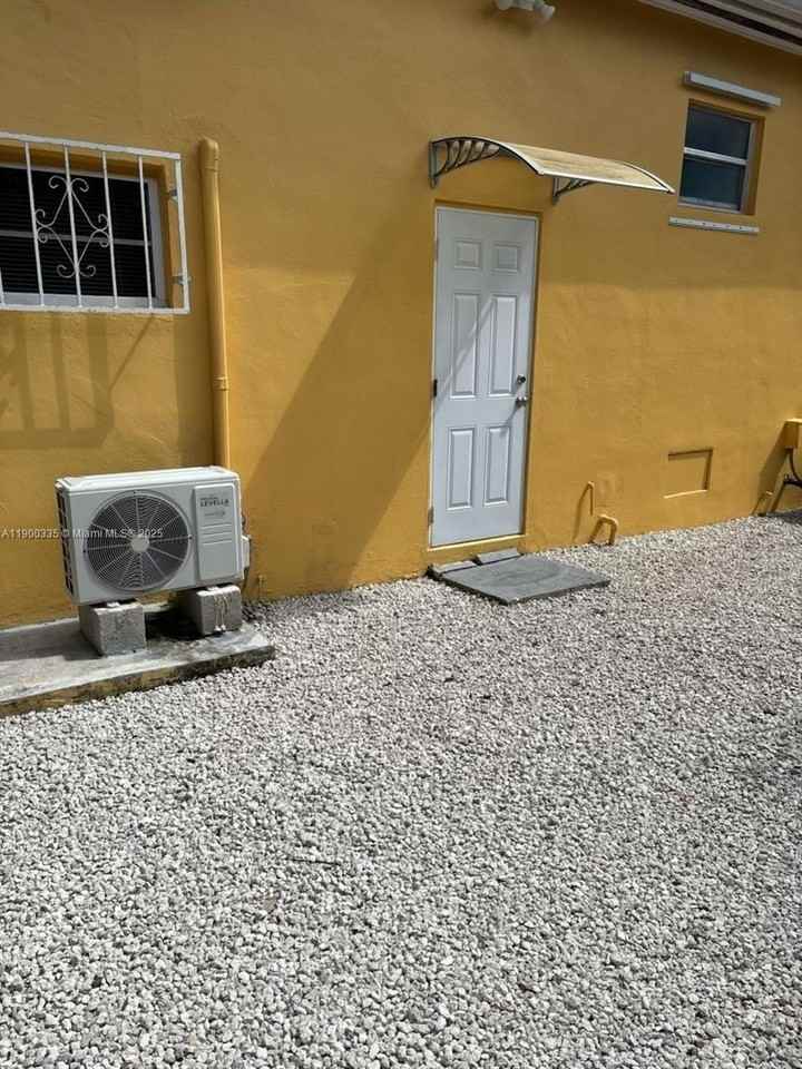 6102 Sw 58th St #B - Photo 2 of 17