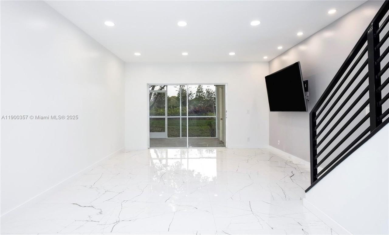 16697 Hemingway Dr #16697 - Photo 3 of 30