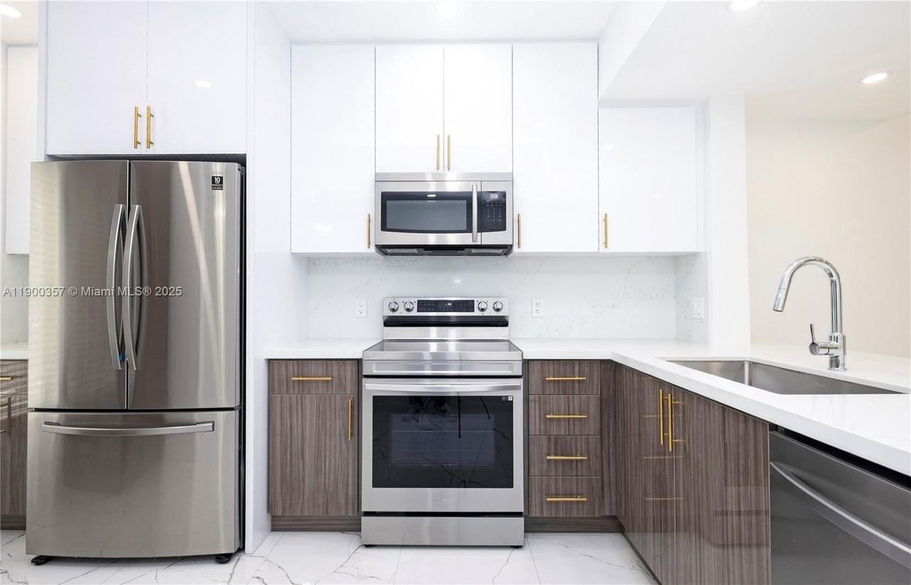 16697 Hemingway Dr #16697 - Photo 5 of 30