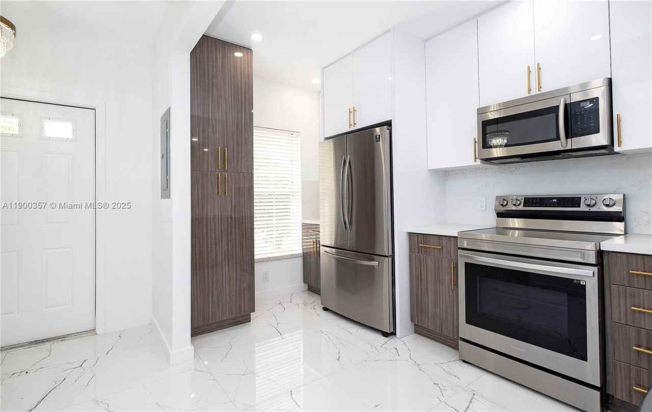 16697 Hemingway Dr #16697 - Photo 6 of 30