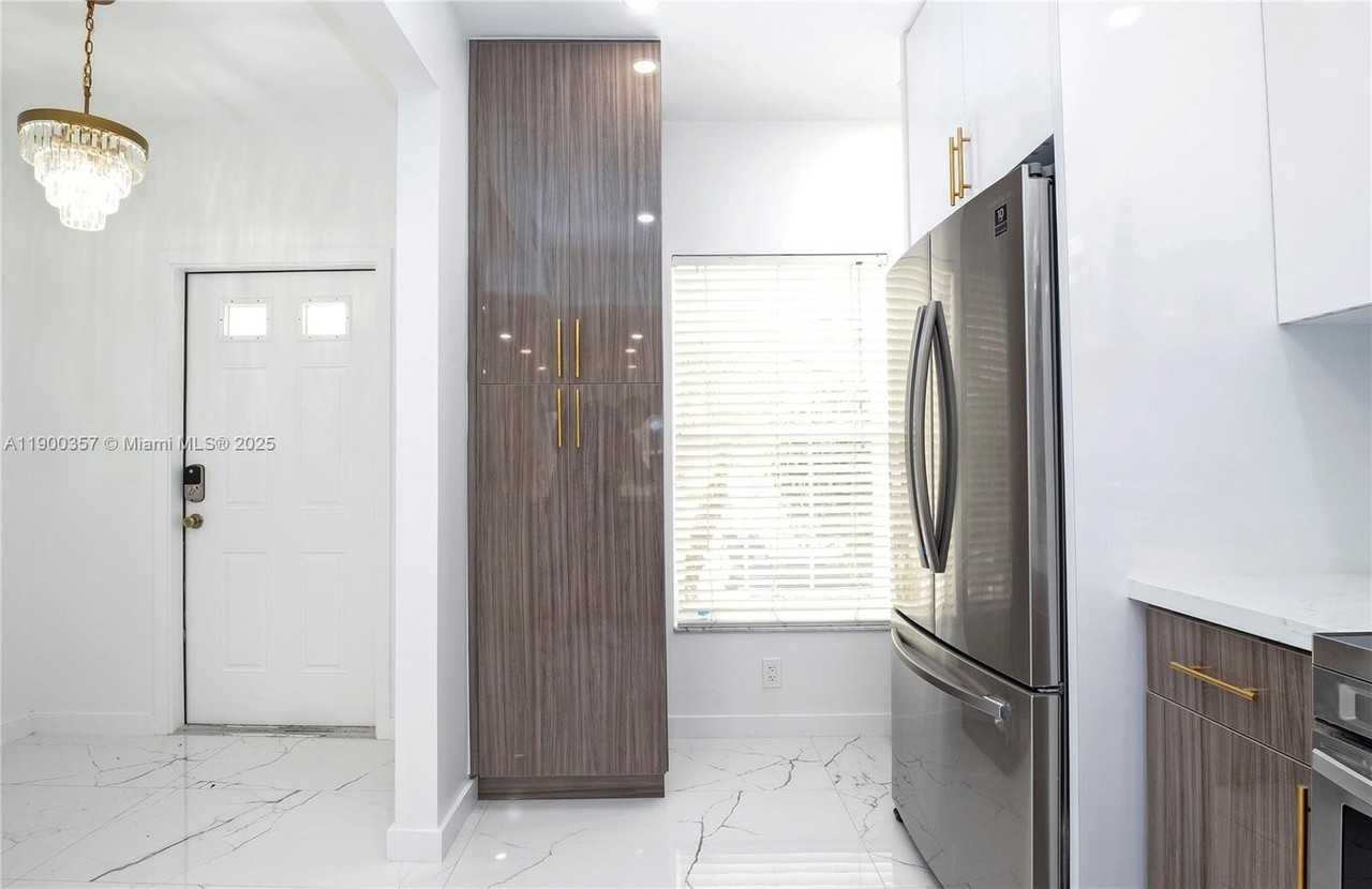 16697 Hemingway Dr #16697 - Photo 7 of 30