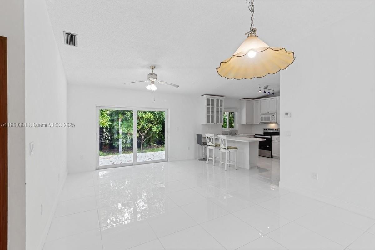 9617 Sw 144th Pl - Photo 2 of 19