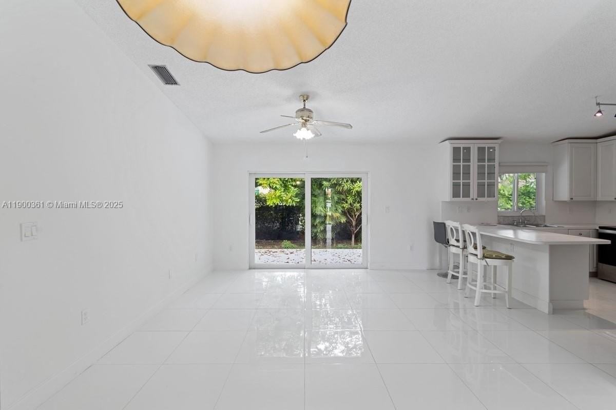 9617 Sw 144th Pl - Photo 6 of 19