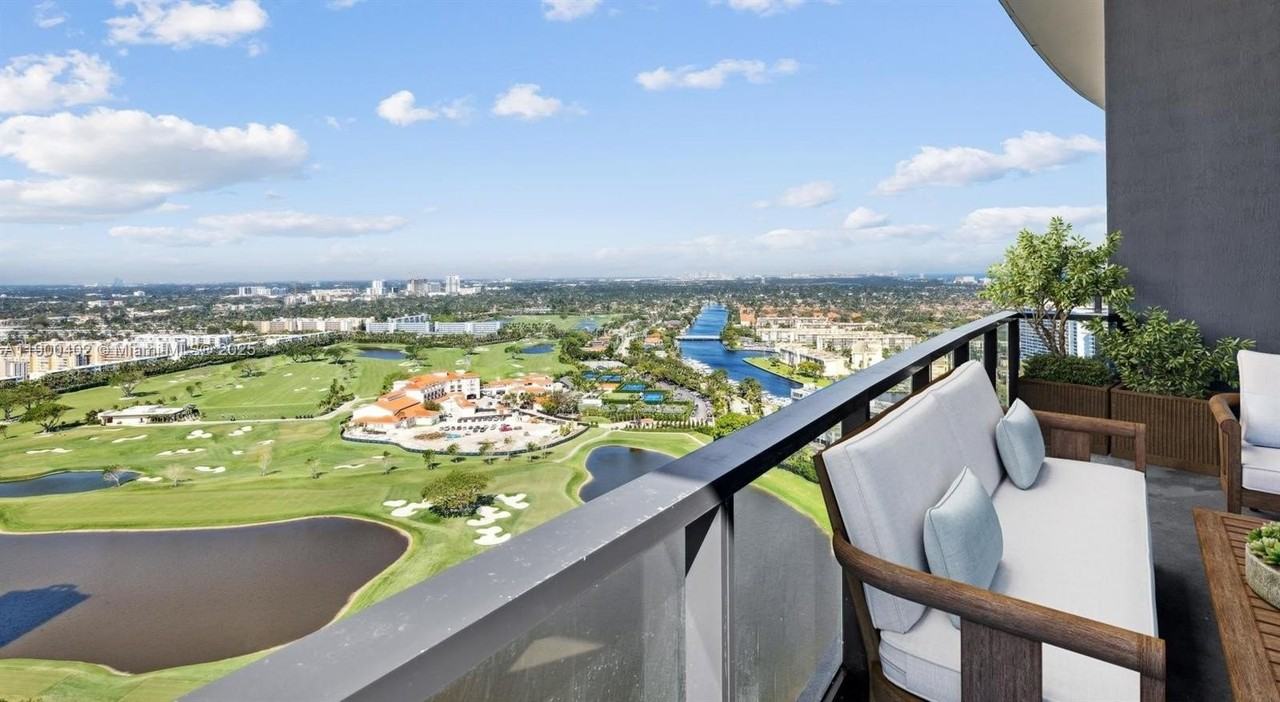 101 Diplomat Pkwy #2705