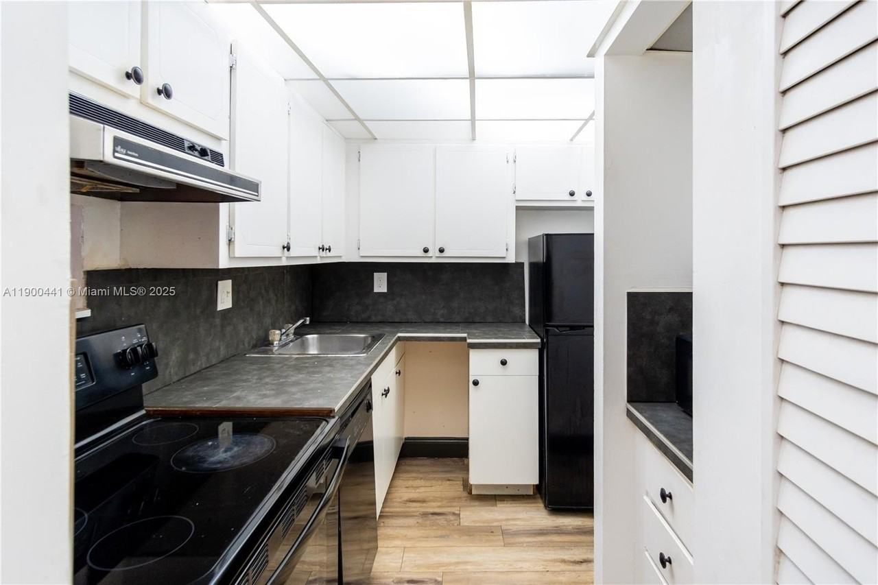 10500 Southwest 108th Avenue #B216 - Photo 4 of 37