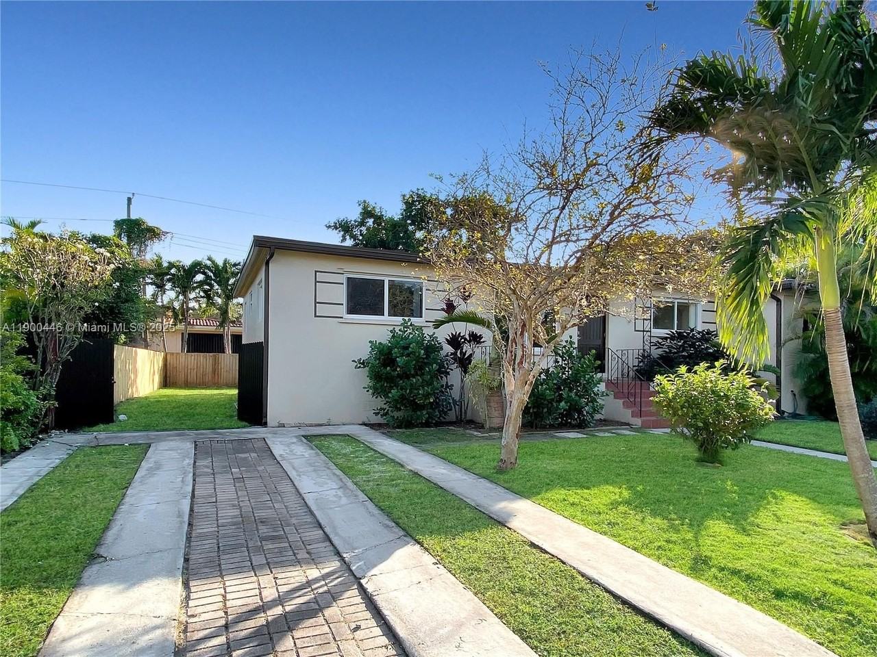 7910 Sw 17th Ter - Photo 2 of 27