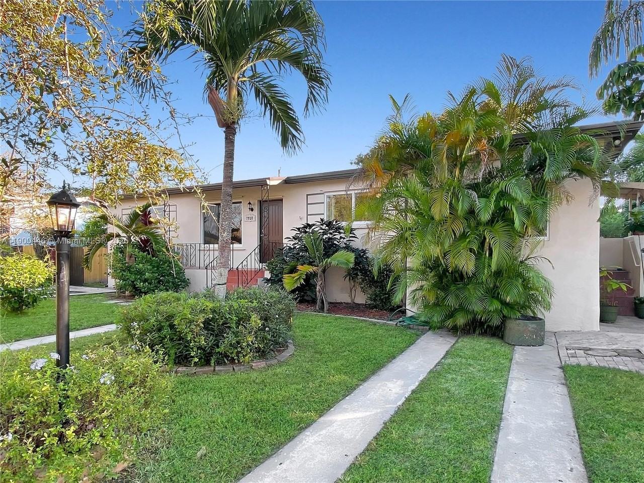 7910 Sw 17th Ter - Photo 3 of 27