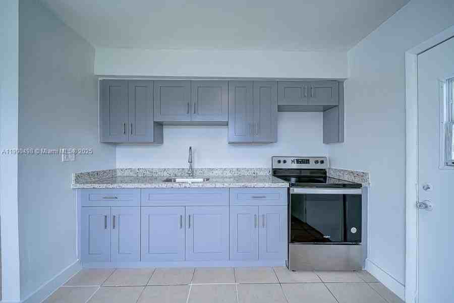 5613 Sw 27th St #1-2 - Photo 5 of 9