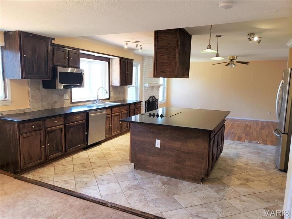 803 Clayworth Dr - Photo 2 of 28