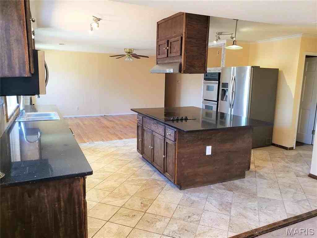 803 Clayworth Dr - Photo 3 of 28