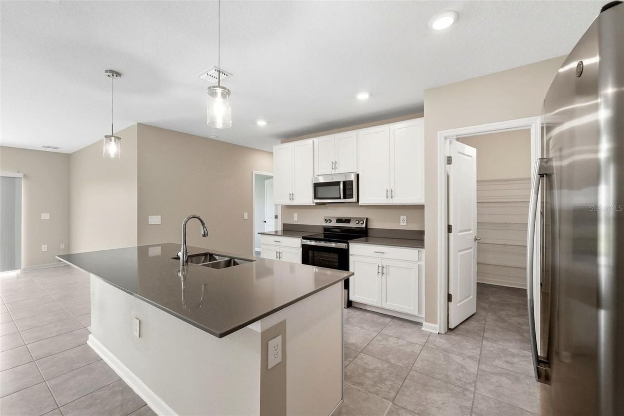 724 Daring Dr - Photo 2 of 48