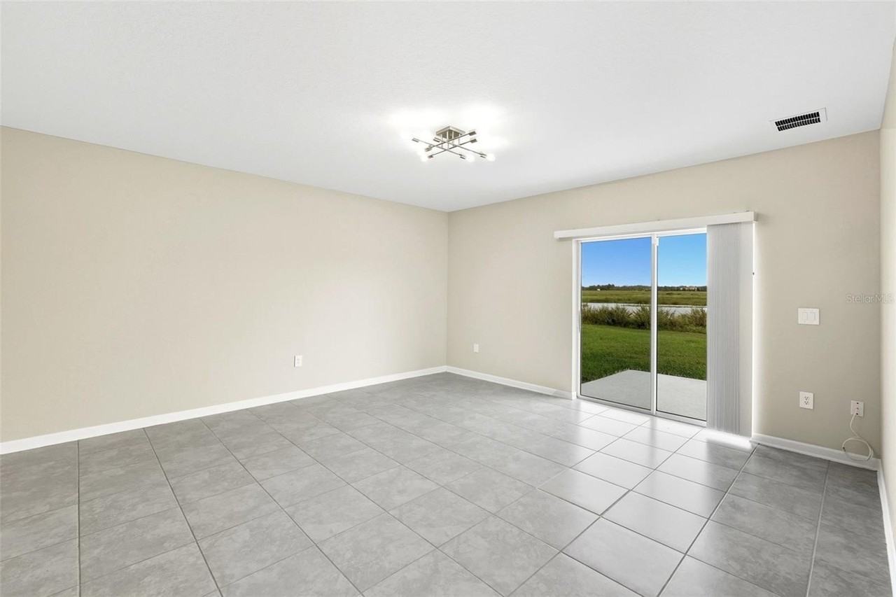 724 Daring Dr - Photo 4 of 48