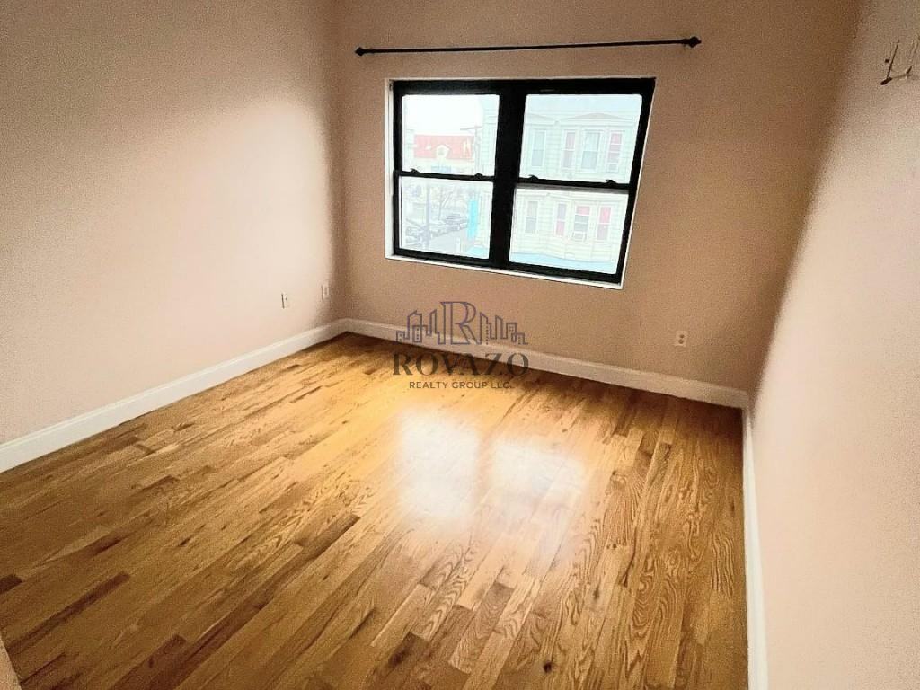 180 Ferry St #3B - Photo 4 of 5