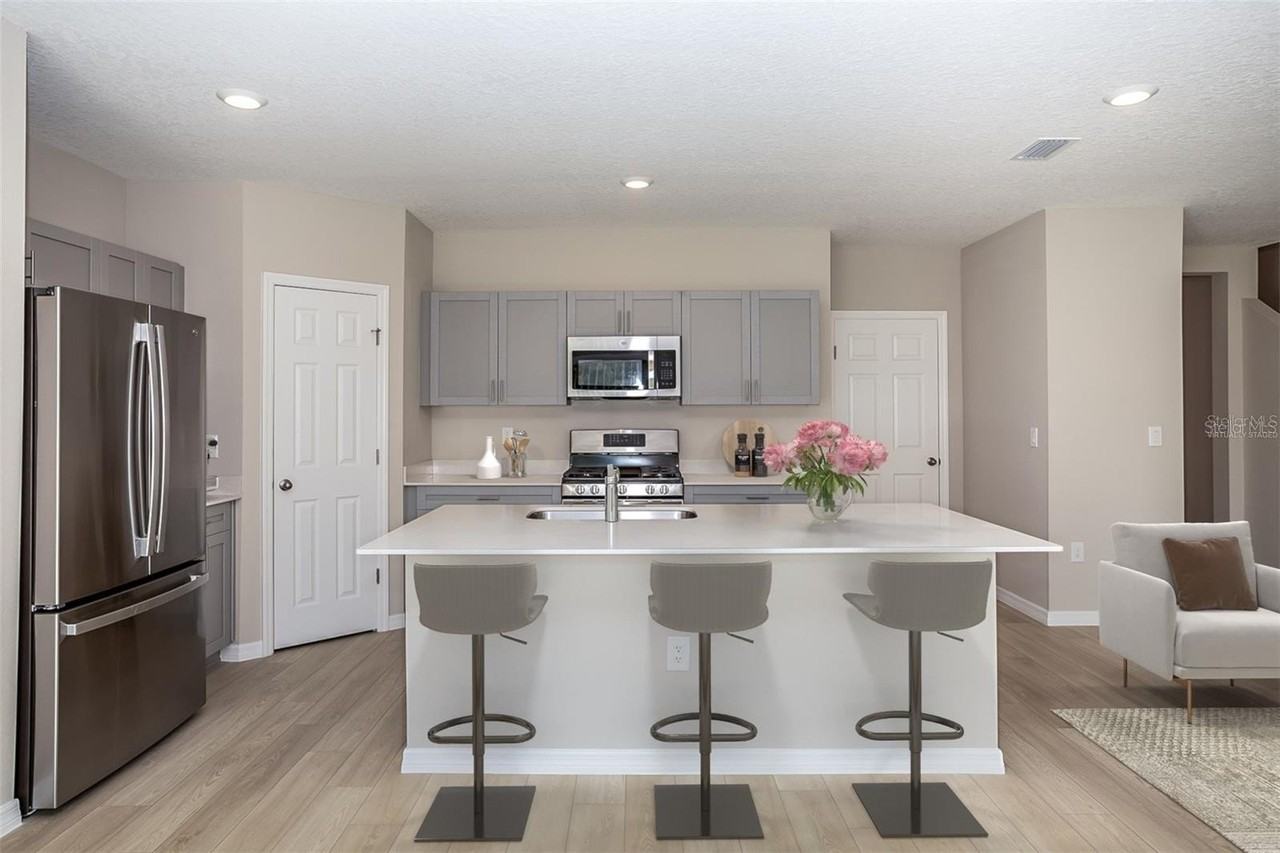 1756 Frogmore Ave - Photo 3 of 8