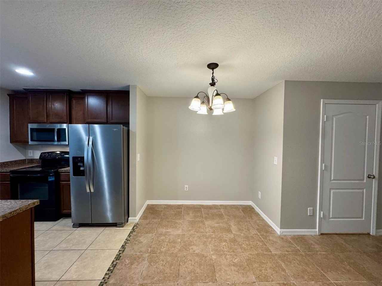 6320 Windsor Lake Cir - Photo 5 of 18