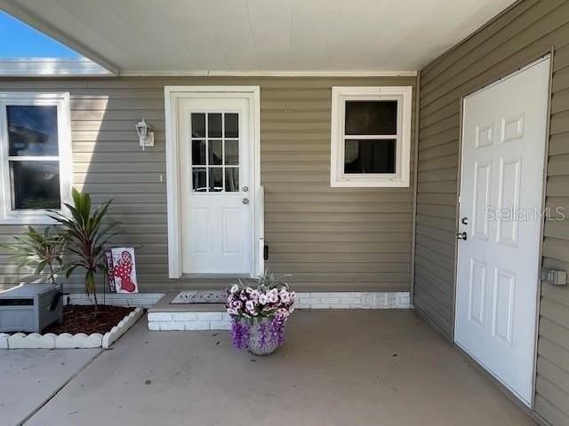 909 Orchid St - Photo 4 of 20