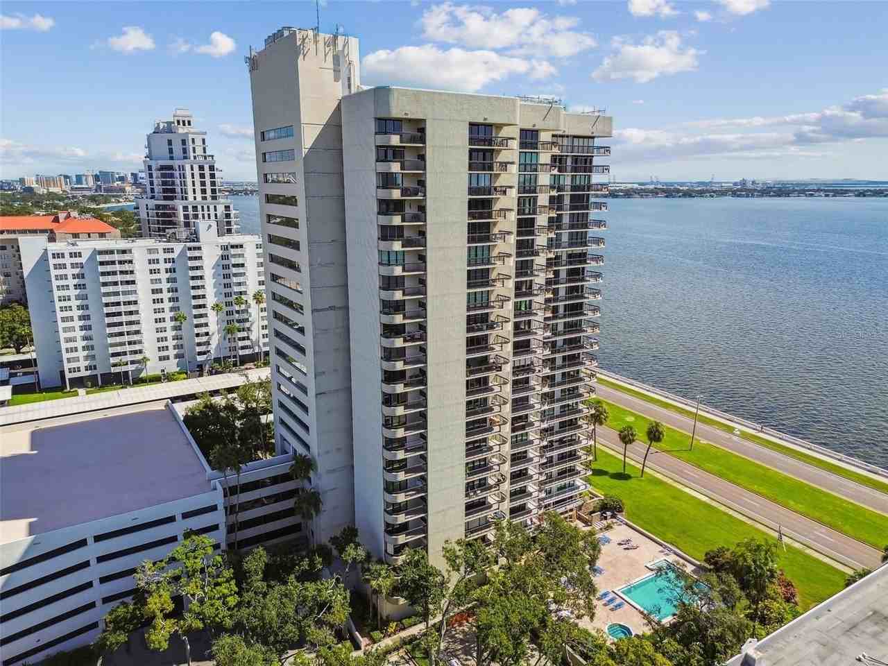 2413 Bayshore Blvd #2004