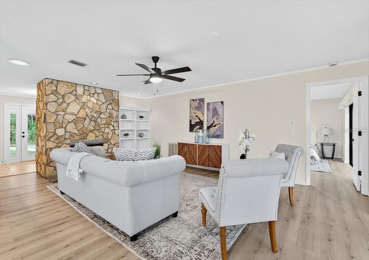 11755 W Fisherman Ln - Photo 6 of 36