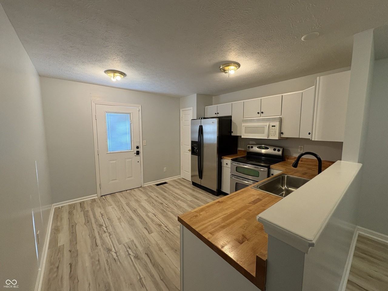 4047 Byram Ave - Photo 3 of 25