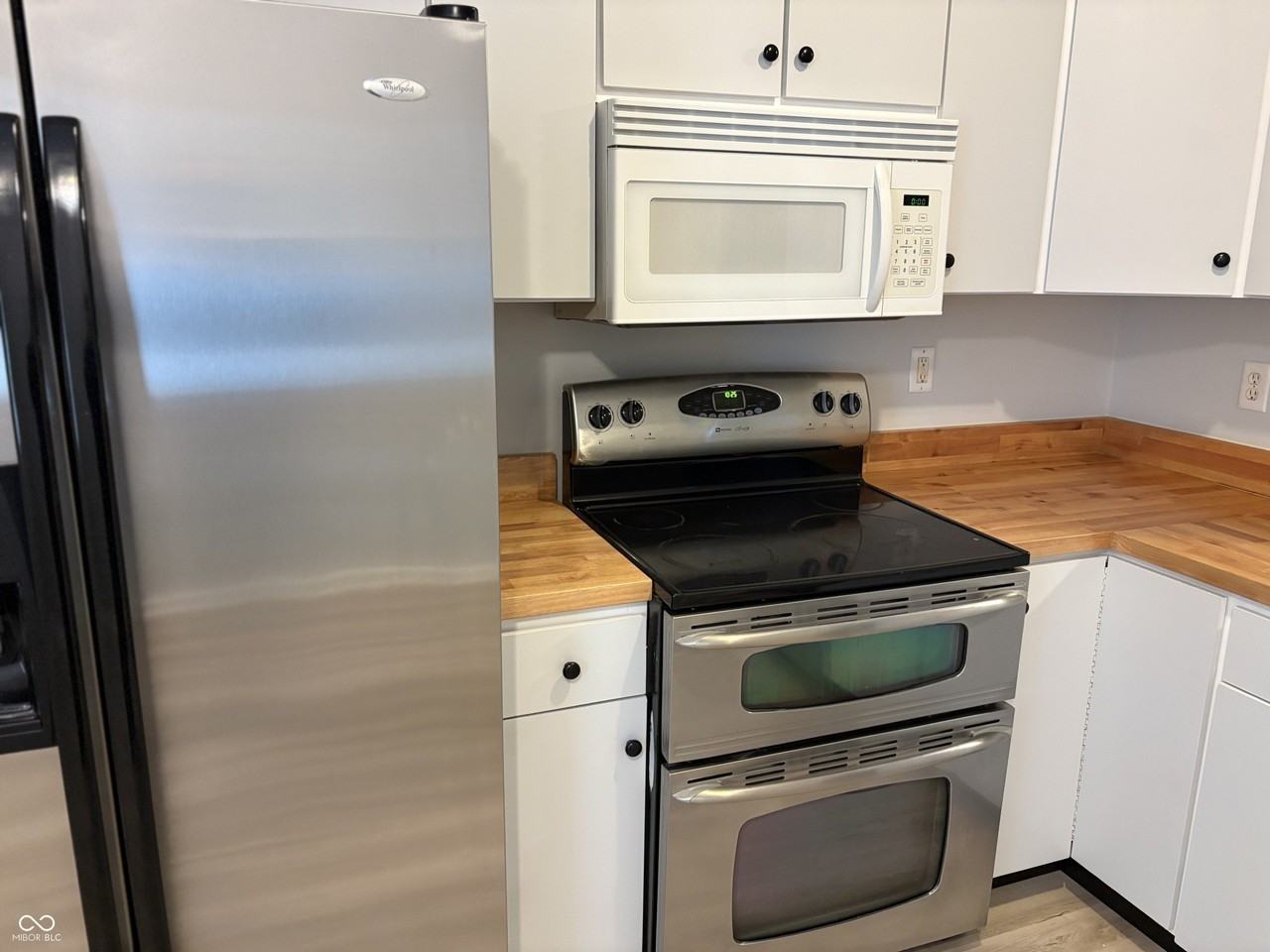 4047 Byram Ave - Photo 5 of 25