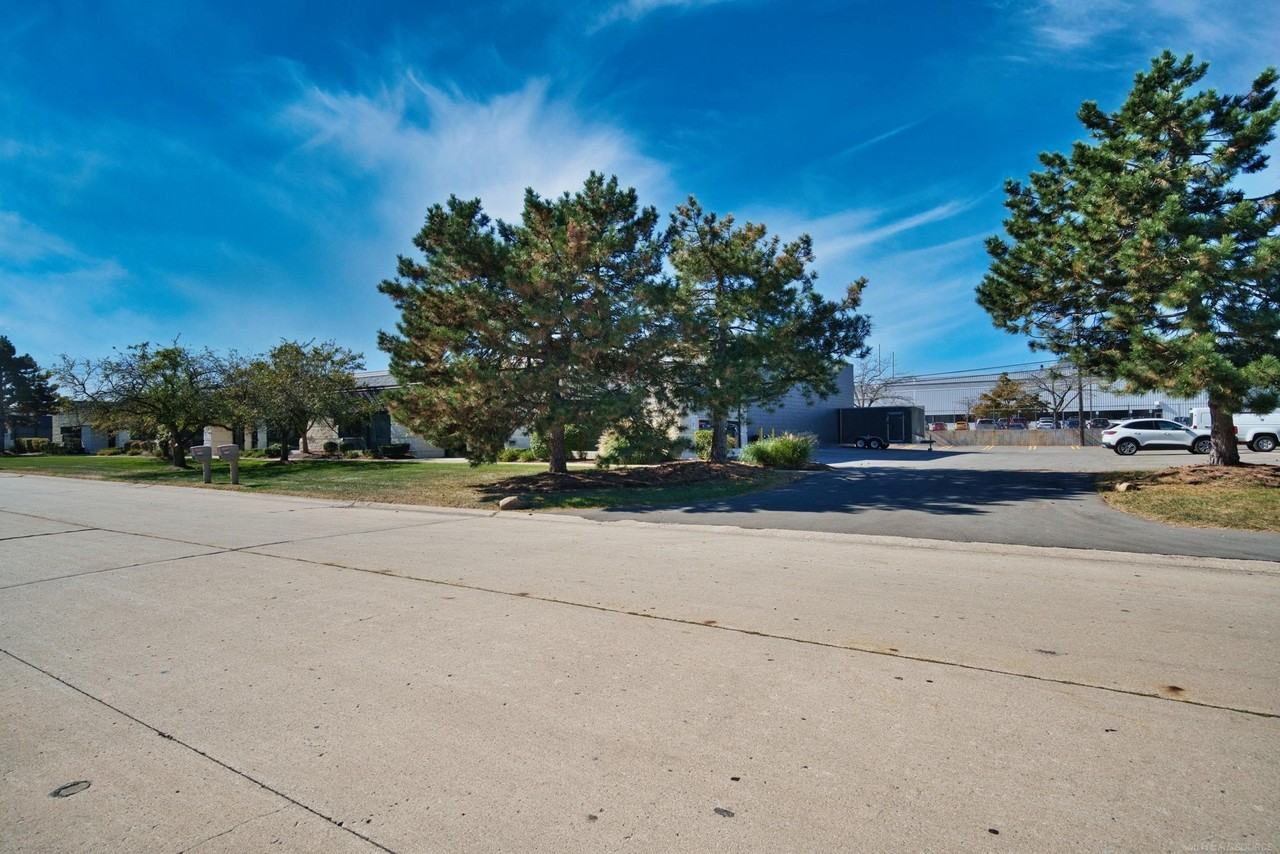 11897 Belden Ct - Photo 4 of 22