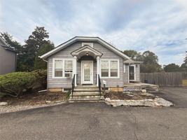 featured image of 17 Lakeland Ave #A