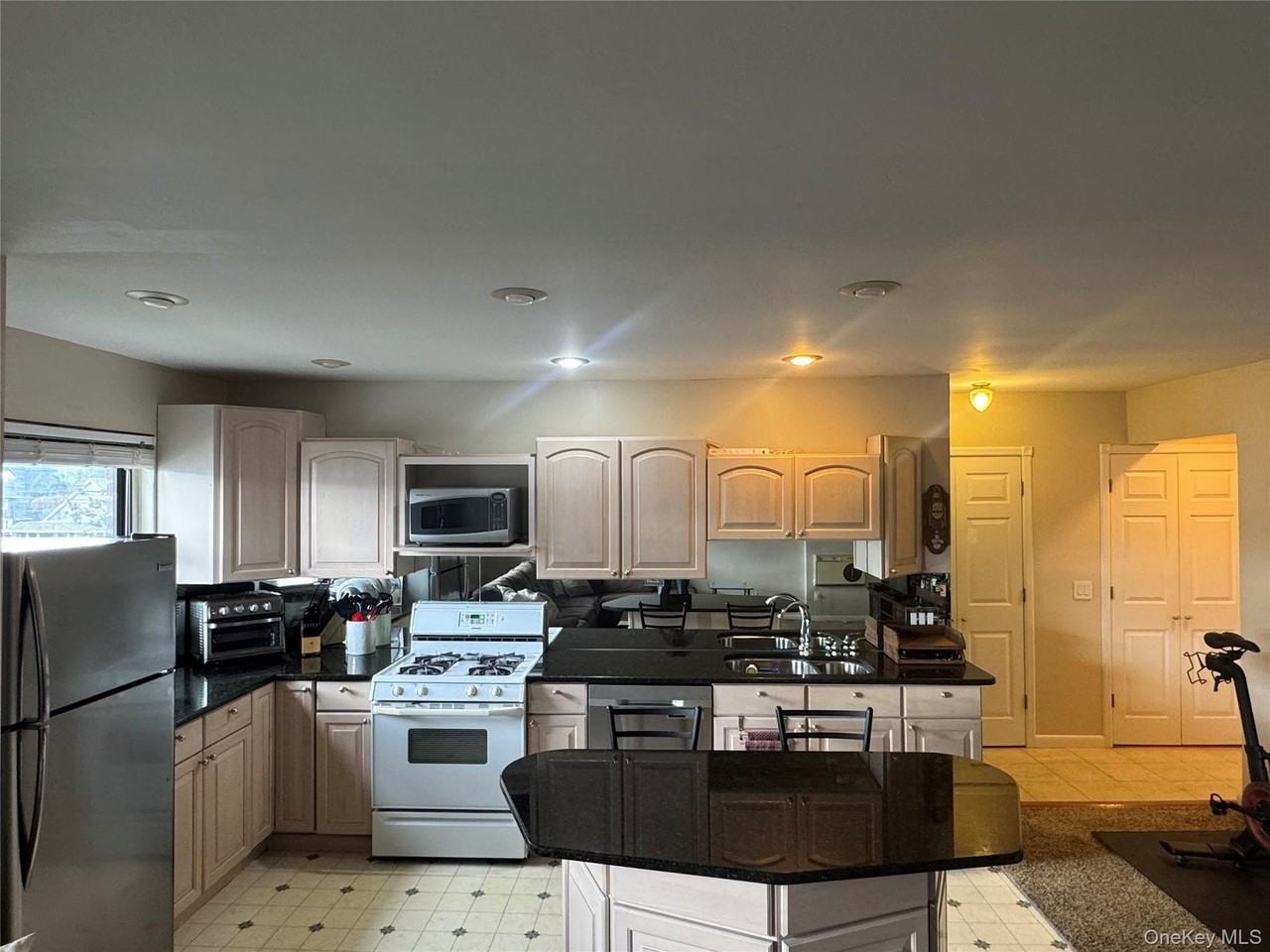 25 Elizabeth St #2F - Photo 2 of 13