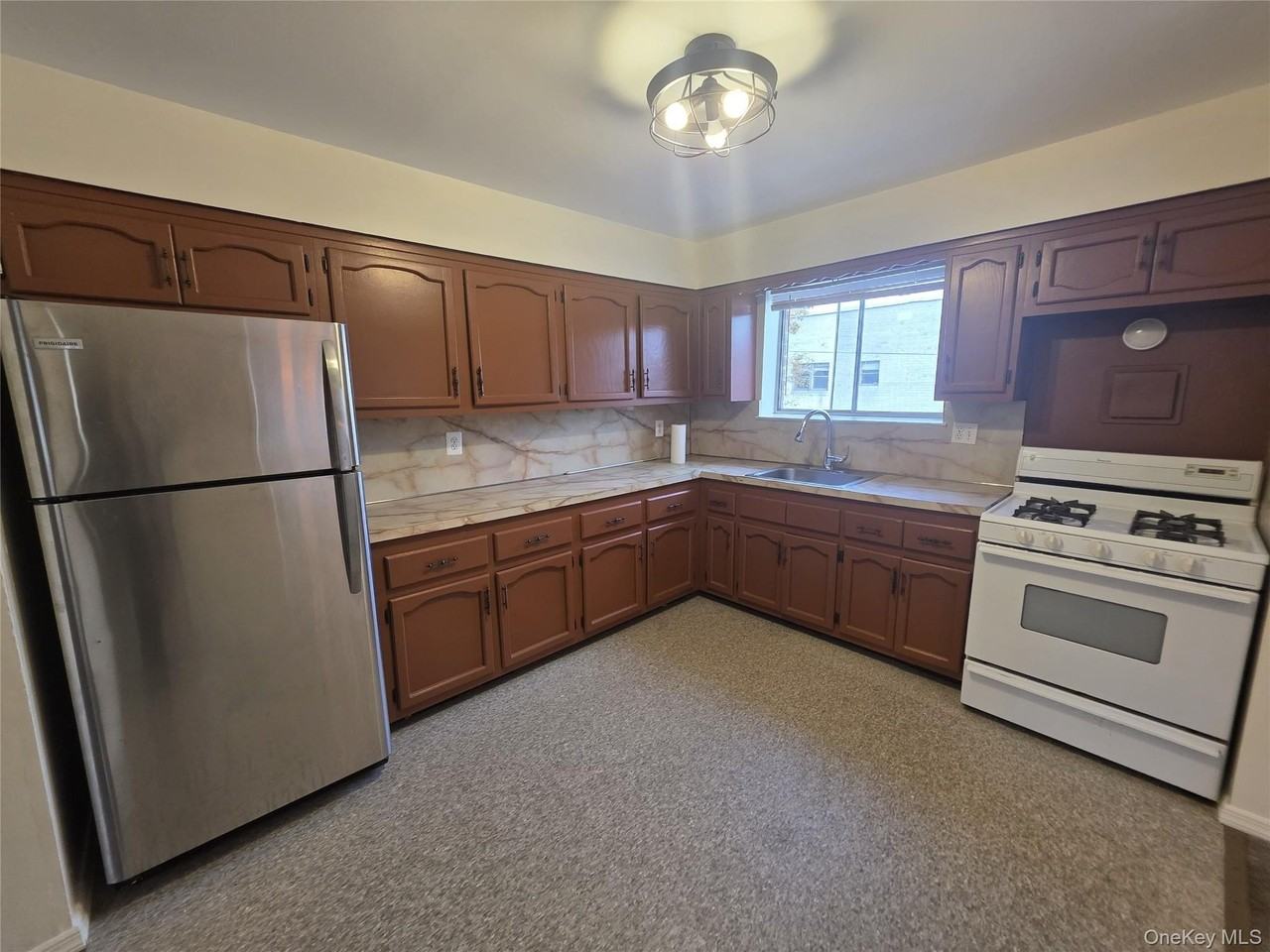 16019 Horace Harding Expy - Photo 5 of 13