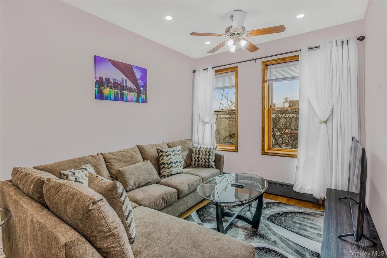 4347 44th St #3F - Photo 3 of 17