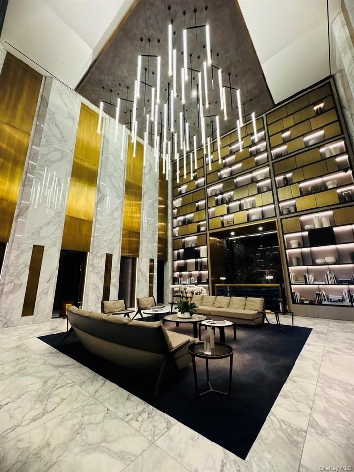 125 Greenwich St #28B - Photo 5 of 42