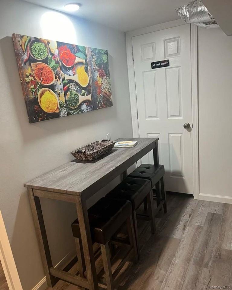 37 Rugby Dr - Photo 3 of 7