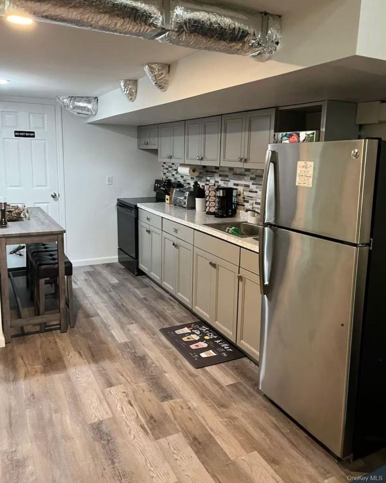 37 Rugby Dr - Photo 4 of 7