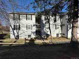 featured image of 13 Lexington Hl #8