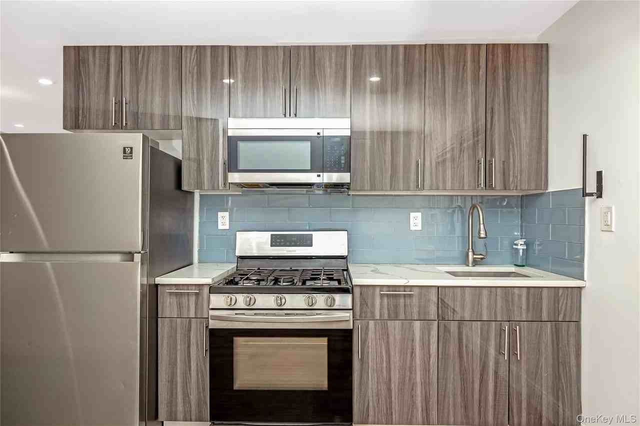 8933 Moline St - Photo 3 of 14