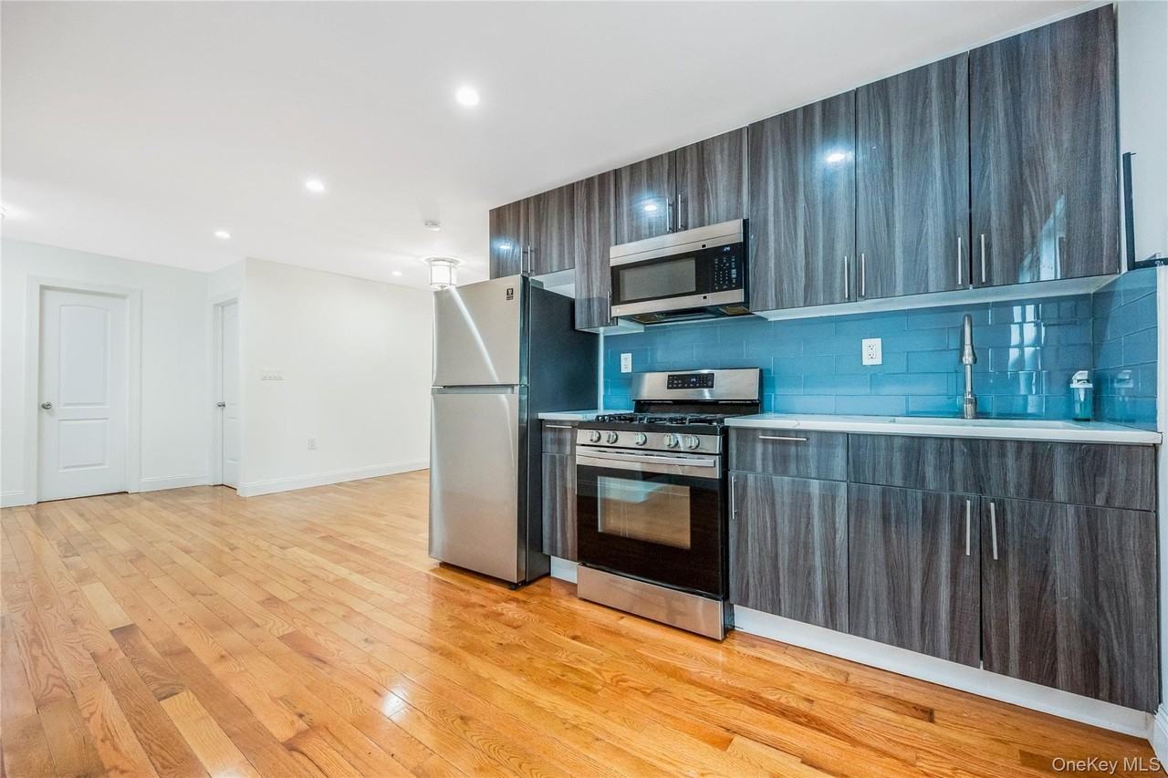 8933 Moline St - Photo 4 of 14