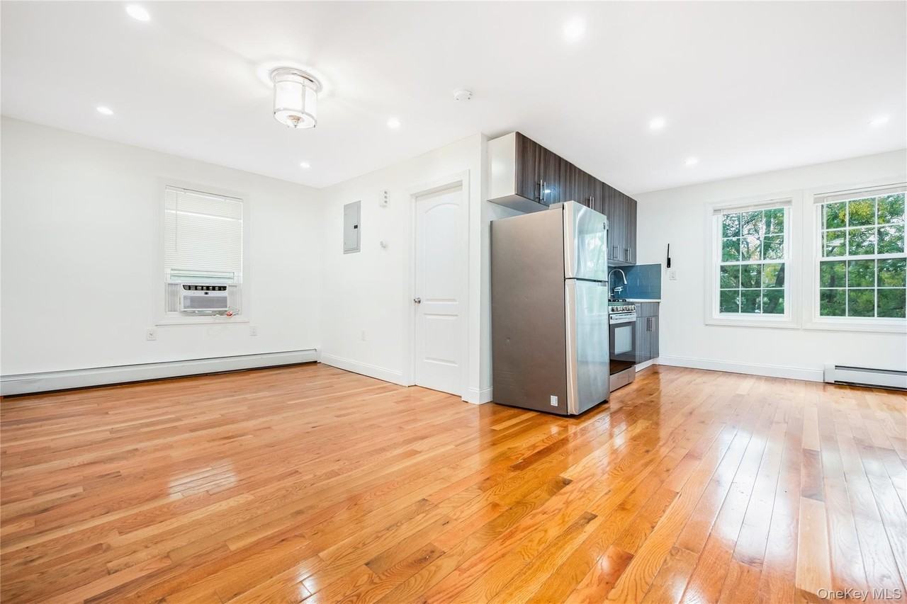 8933 Moline St - Photo 5 of 14