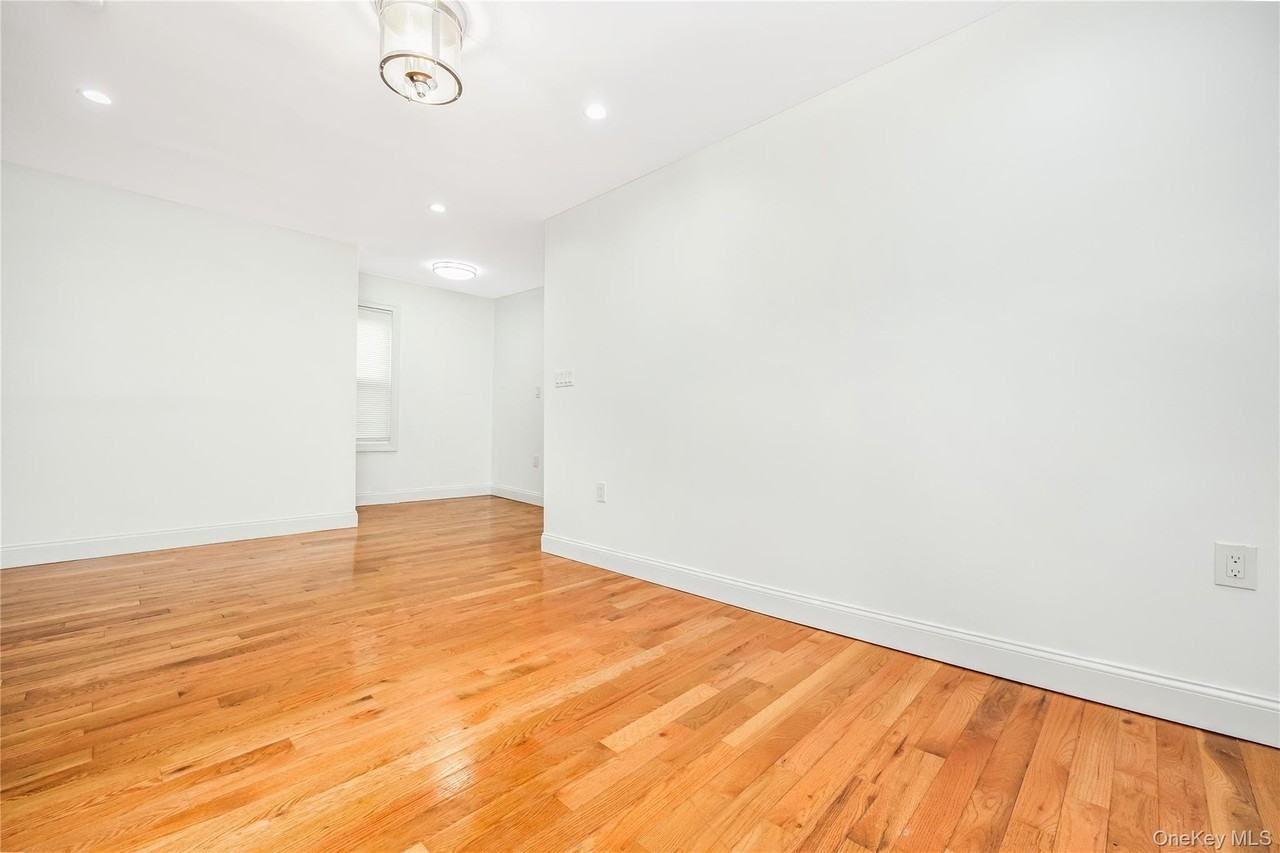 8933 Moline St - Photo 7 of 14