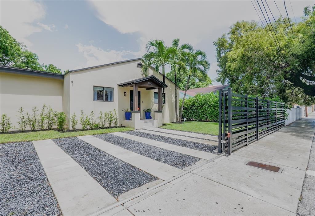 1747 Nw 31st St - Photo 2 of 8