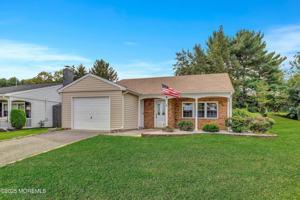 featured image of 9 Buckingham Dr N