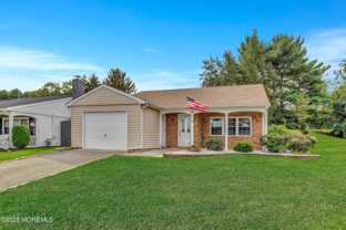 9 Buckingham Dr N - Photo 1 of 1