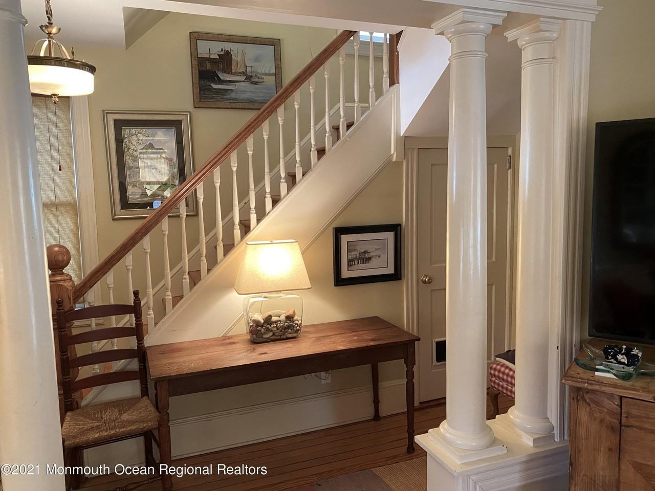 148 Franklin Ave - Photo 3 of 17