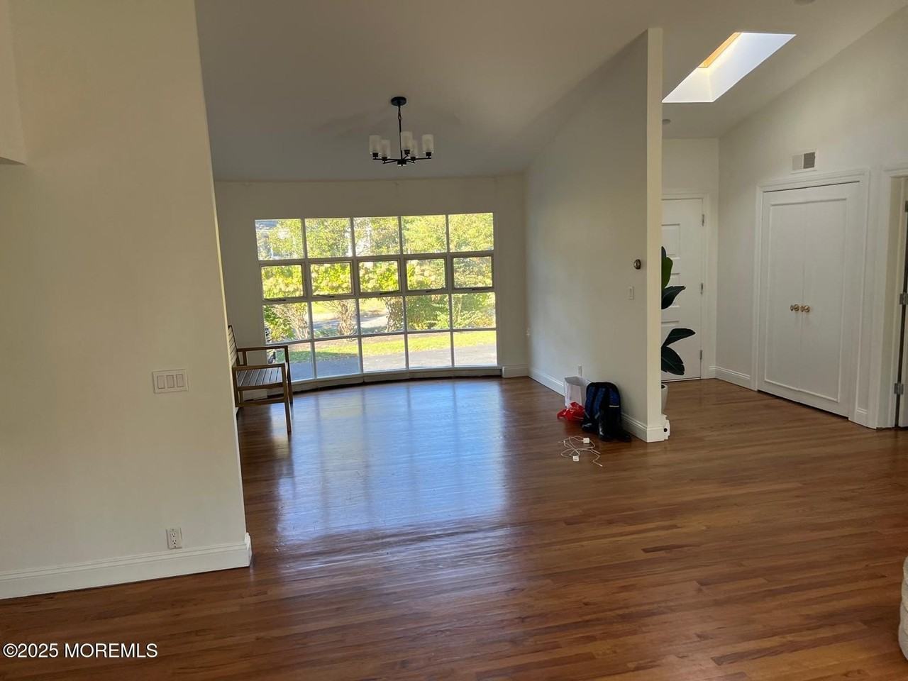 270 Jerome Ave - Photo 3 of 13