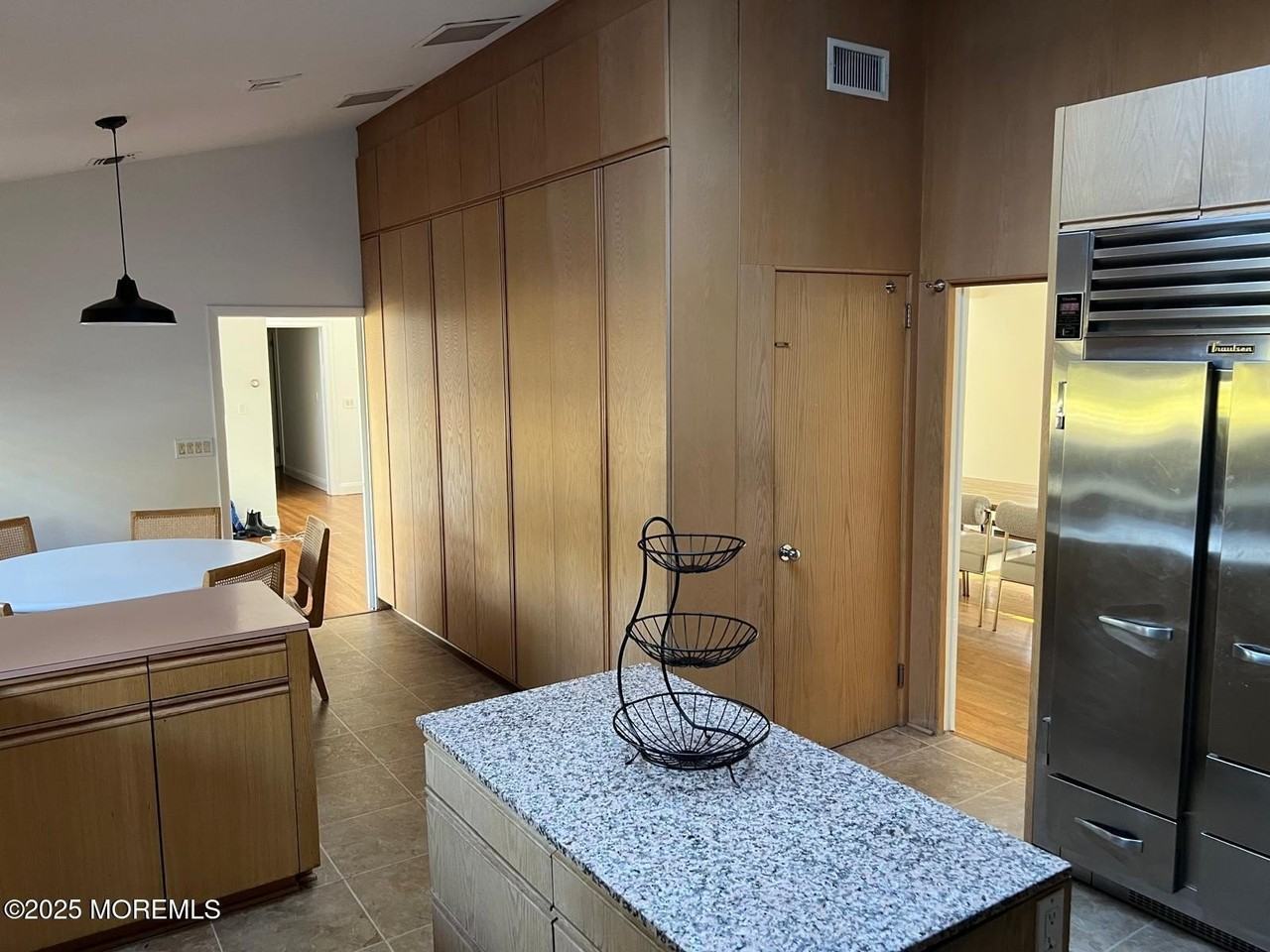 270 Jerome Ave - Photo 4 of 13