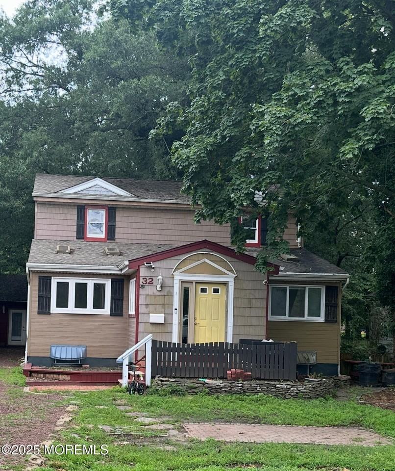 32 Woodrow St - Photo 2 of 19