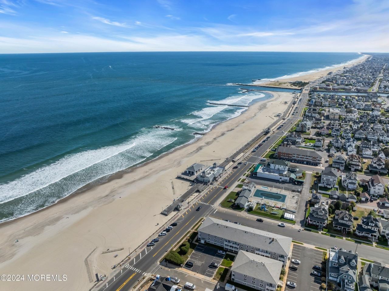 424 Burlington Ave - Photo 4 of 47