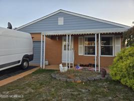 featured image of 10 Pine Valley Dr