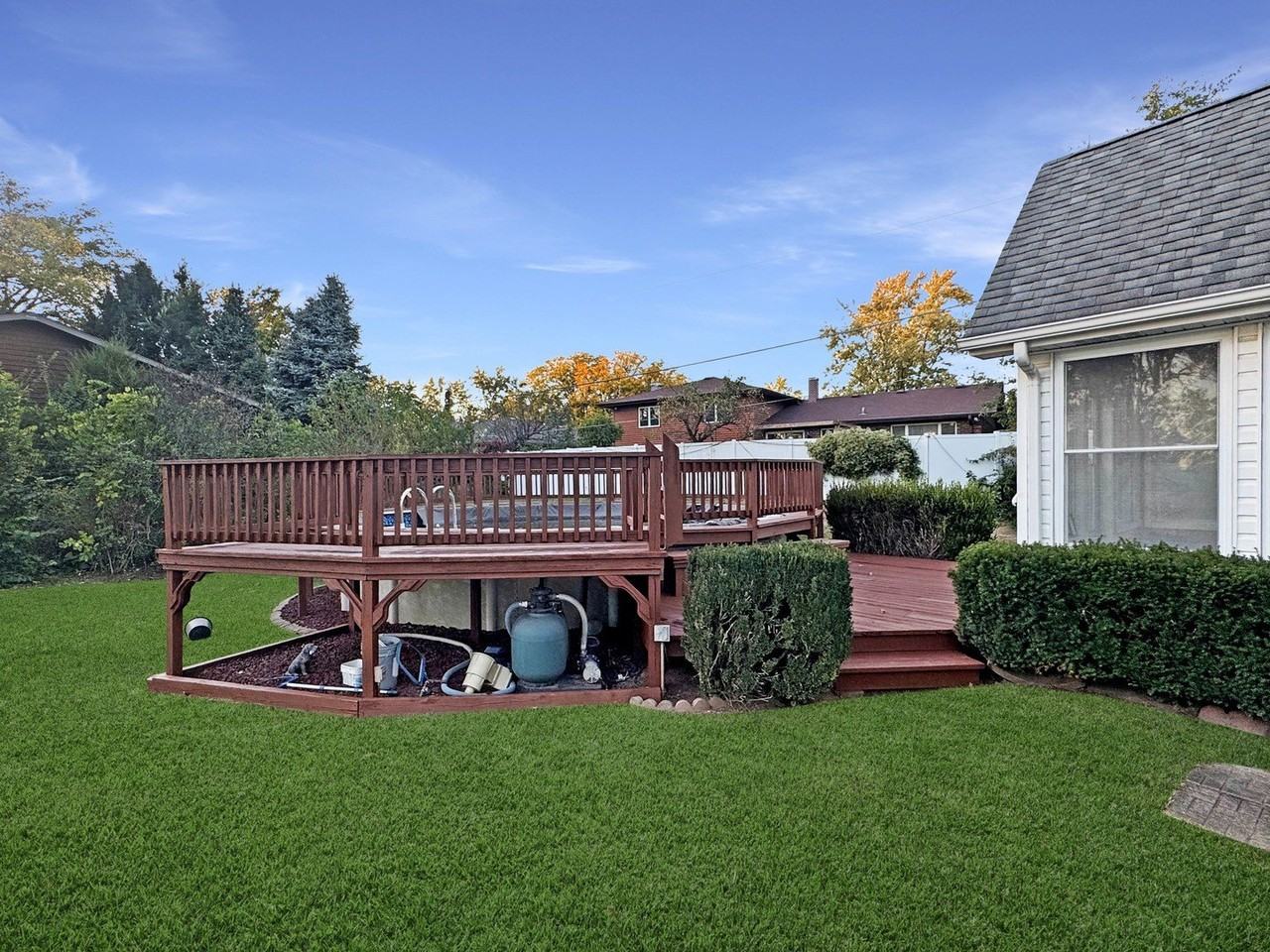 1105 Summit Dr - Photo 3 of 15