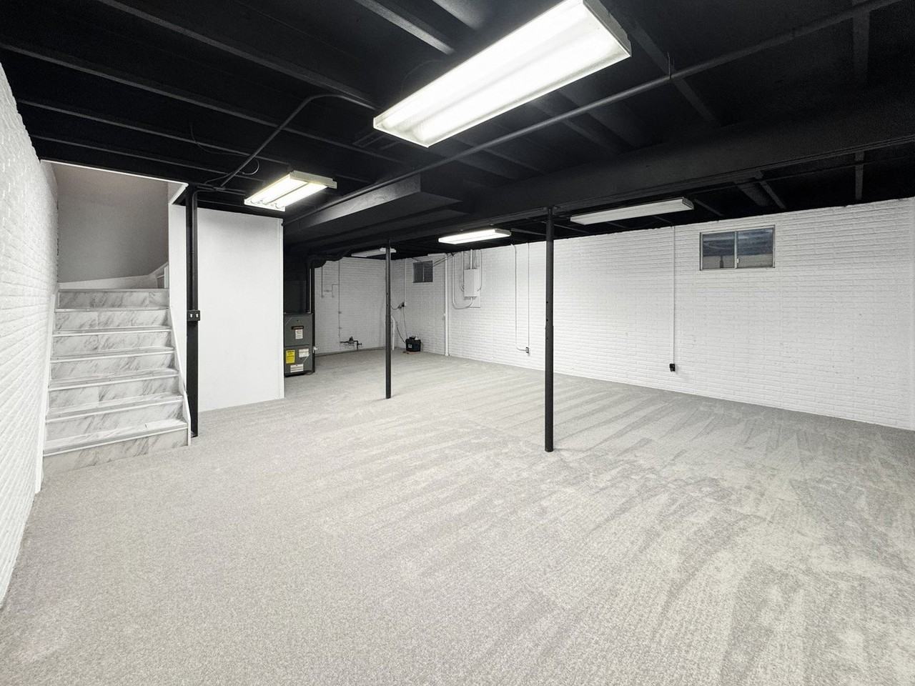 1105 Summit Dr - Photo 5 of 15